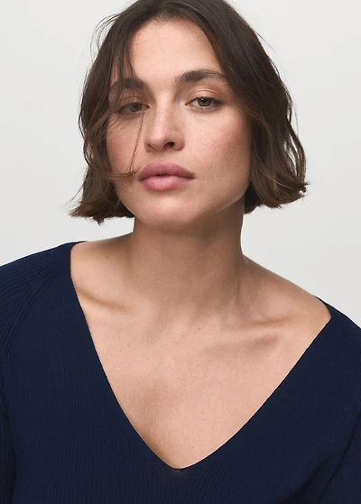 V-neck ribbed knit sweater