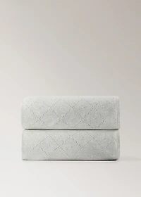 Embroidered children’s blanket with rhombus design