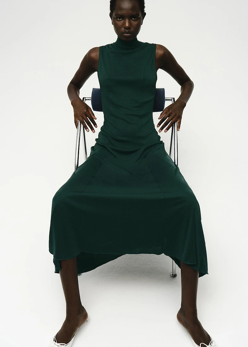 Godet dress with a perkins collar