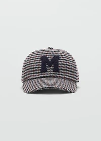 Tweed cap with letter