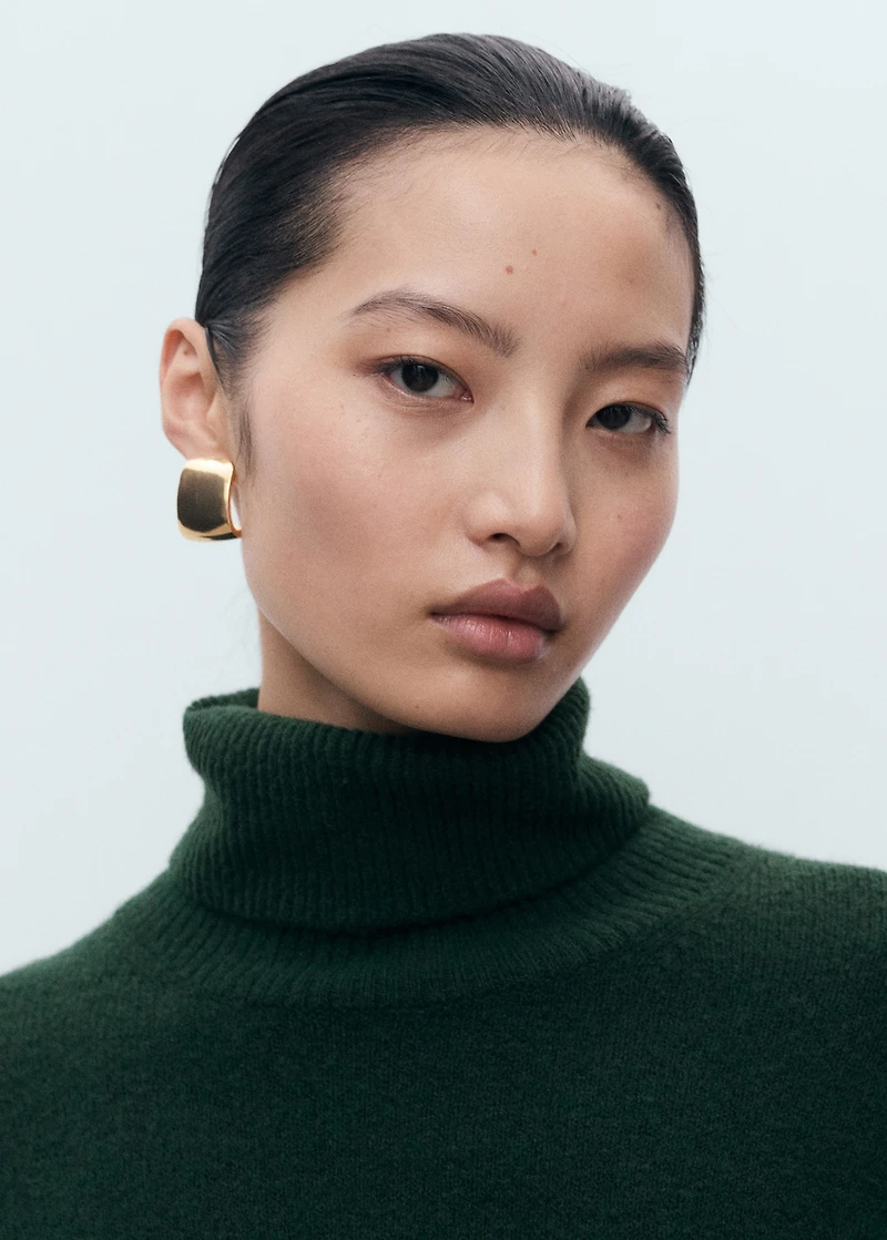 Turtle neck knit dress