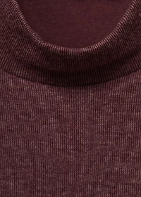 High collar T-shirt