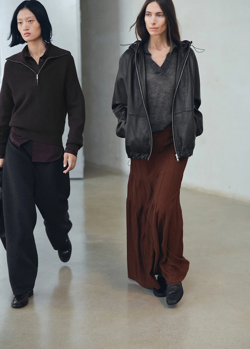 Knitted long skirt with seam detail