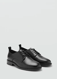 Oxford style leather shoe
