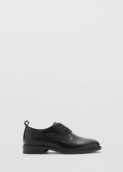 Oxford style leather shoe