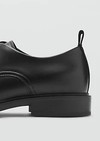 Oxford style leather shoe