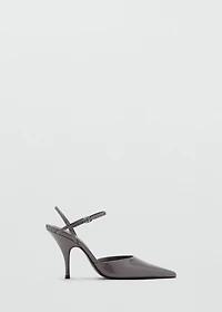 Patent leather heel shoes