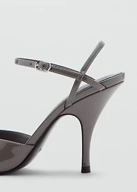 Patent leather heel shoes