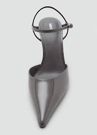 Patent leather heel shoes