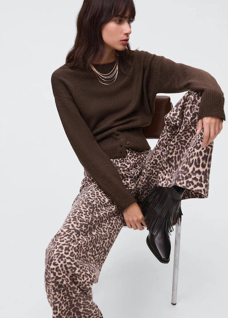 Low-waist animal-print jeans