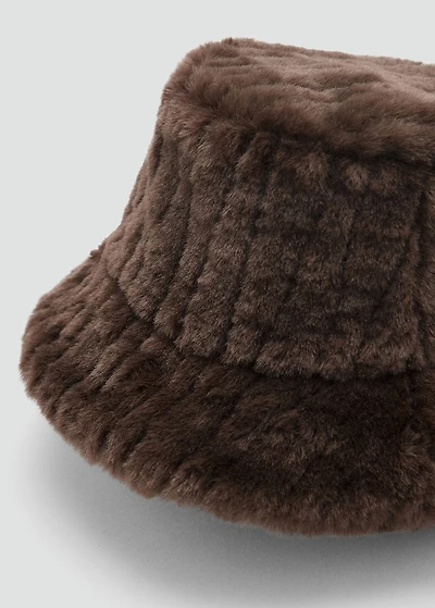 Faux-fur bucket hat
