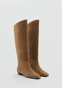 High-leg suede boots