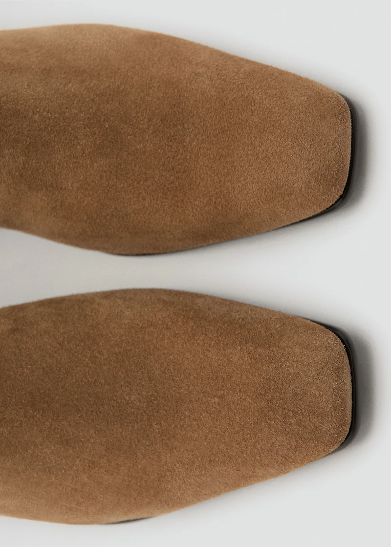 High-leg suede boots