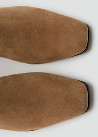 High-leg suede boots