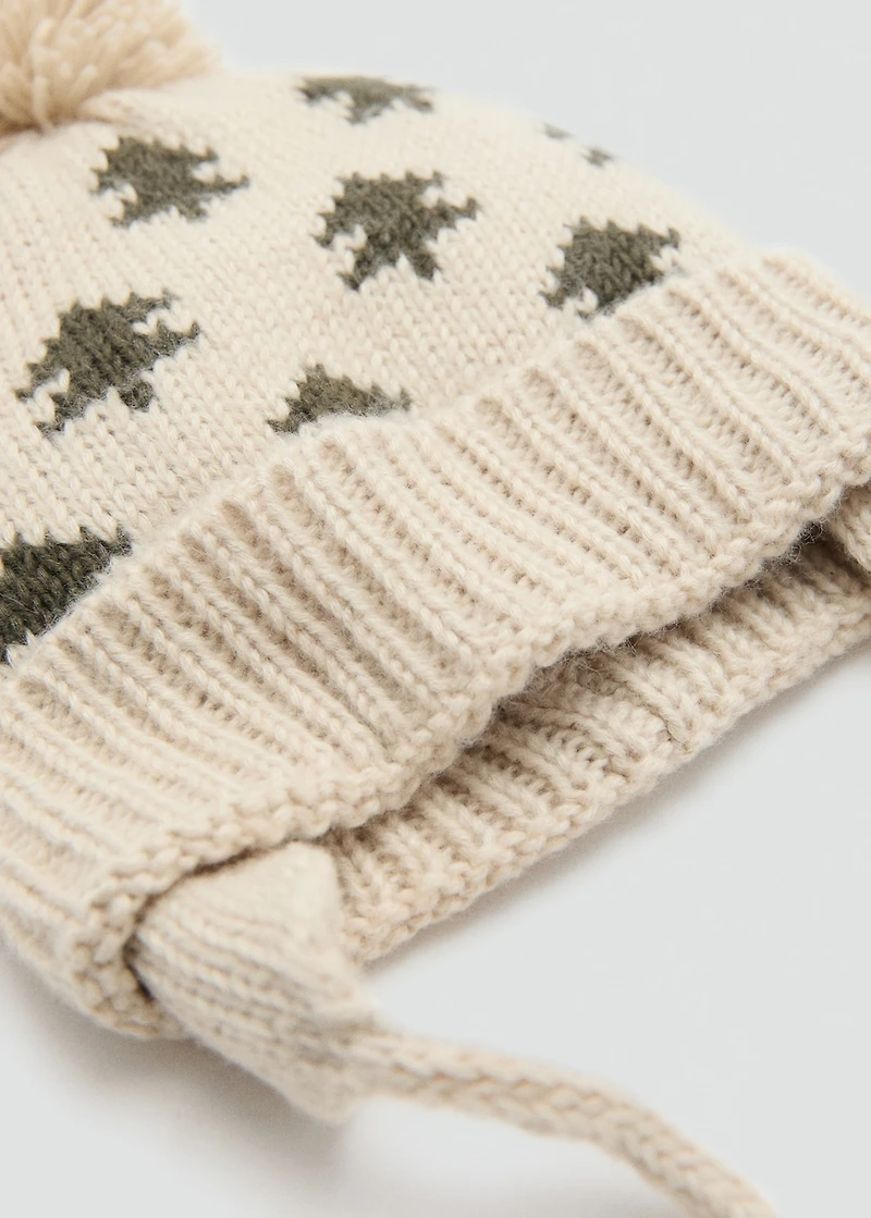 Embroidered hat with tassel