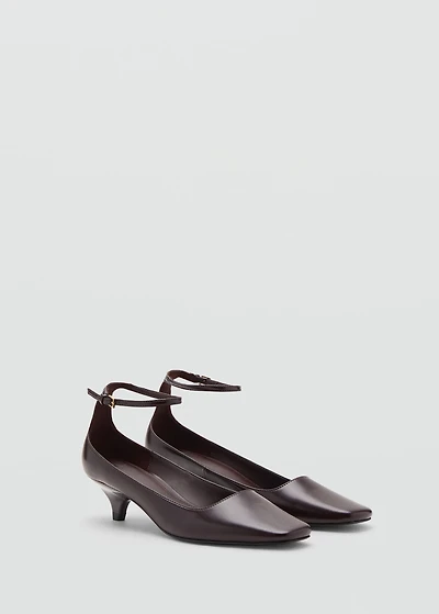 Kitten-heeled shoes with ankle strap