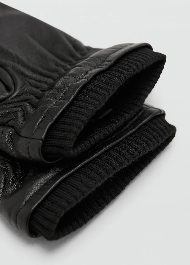 100% leather gloves with ruffled detail