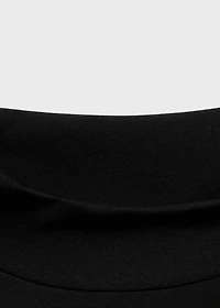 Long-sleeved t-shirt with perkins neck