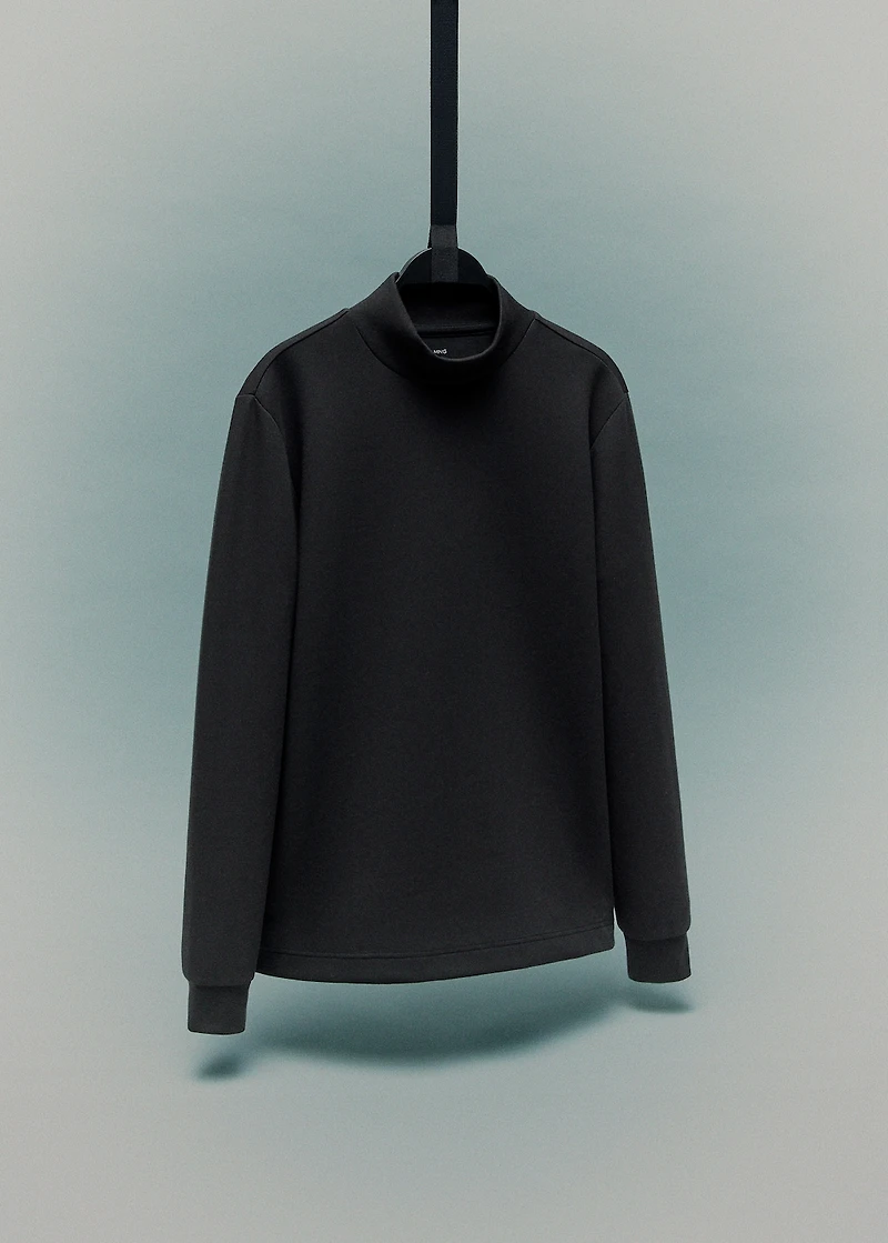 Long-sleeved t-shirt with perkins neck