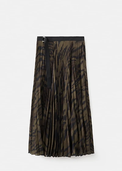 Pleated skirt with belt