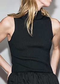 Combined top with ruffle