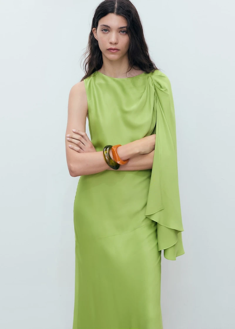 Long dress with ruffled sleeves