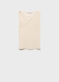 Knitted top with cut-out