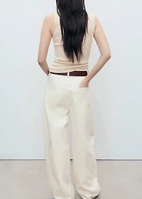 Knitted top with cut-out