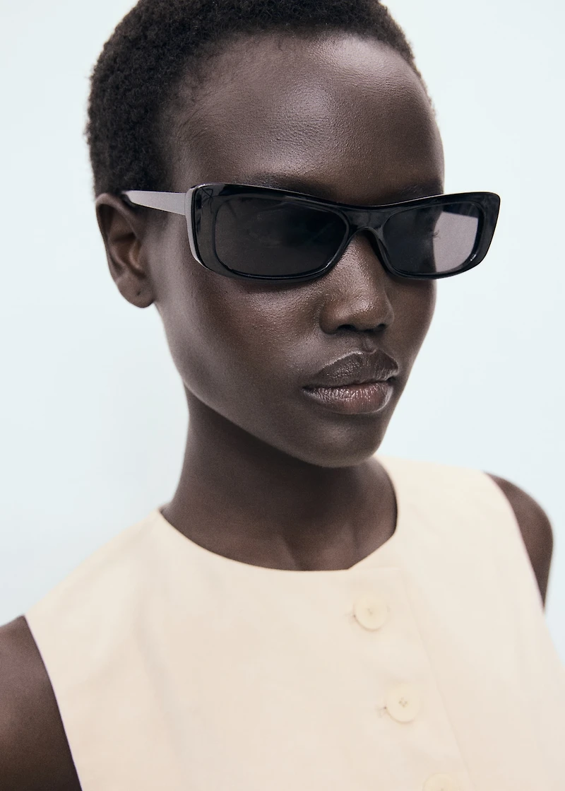 Suit vest with buttons