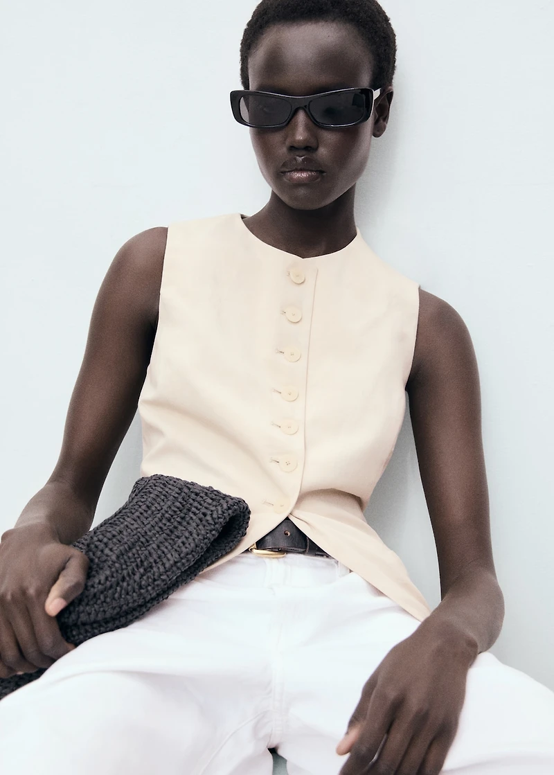 Suit vest with buttons