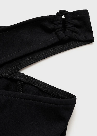 Leggings with cut-out waist