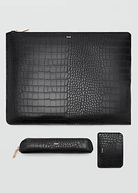 Croc-effect cardholder