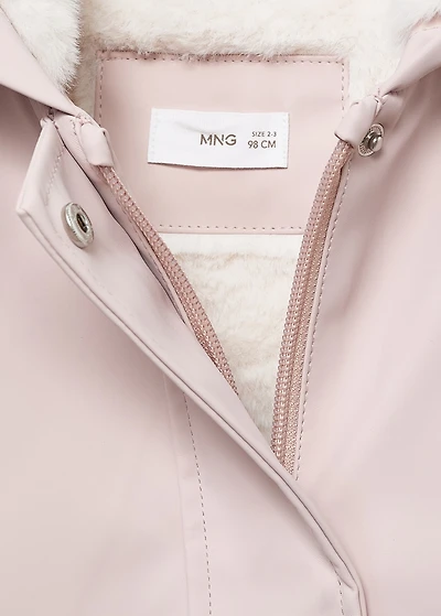 Rubberized coat with fur-effect lining