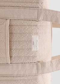 Maternity bag with texture