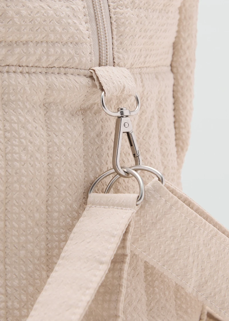 Maternity bag with texture