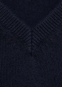 V-neck knitted vest