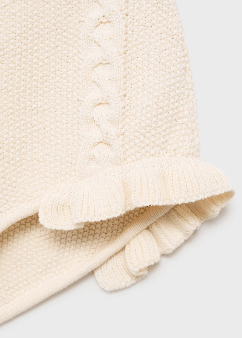 Mini-shorts with ruffle