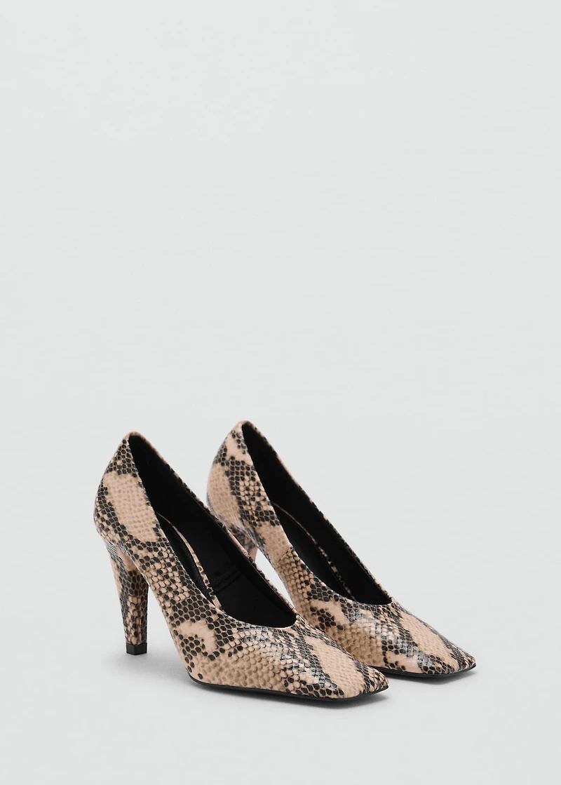 Animal-print high heeled shoes