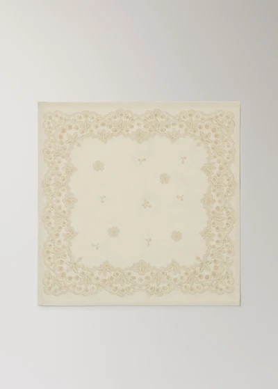 Linen napkins with floral pattern