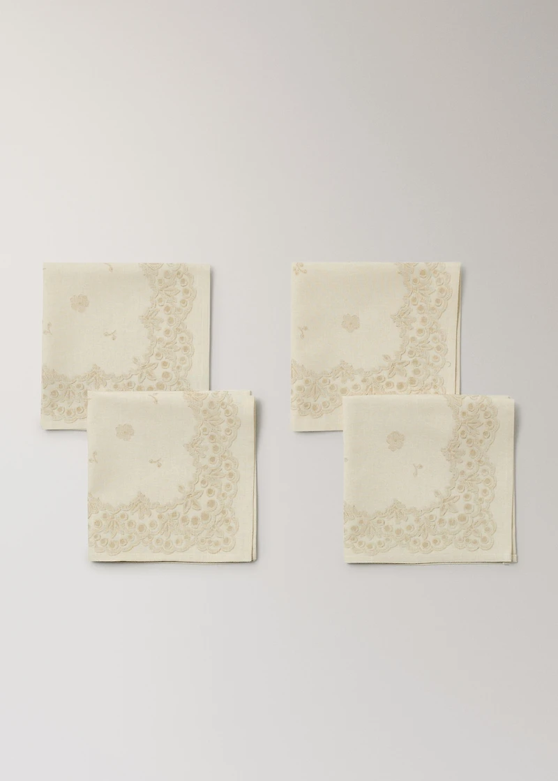 Linen napkins with floral pattern