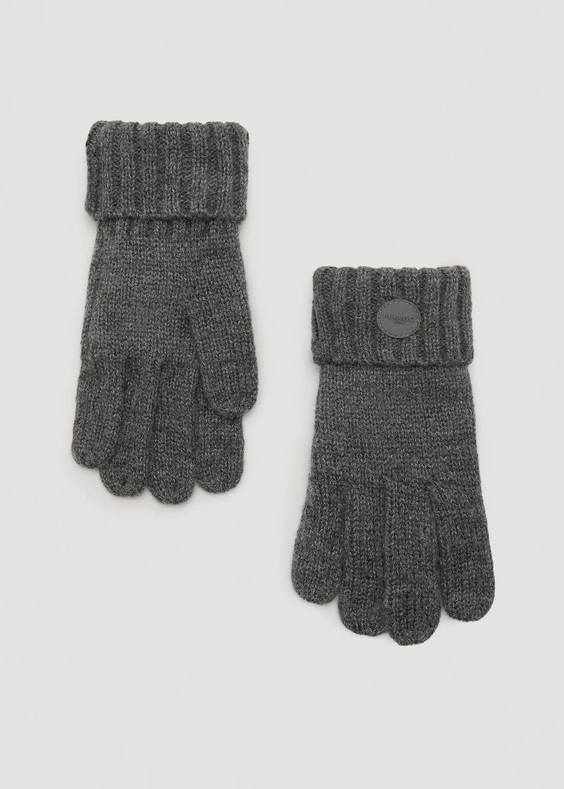 Knitted gloves