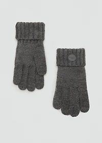 Knitted gloves