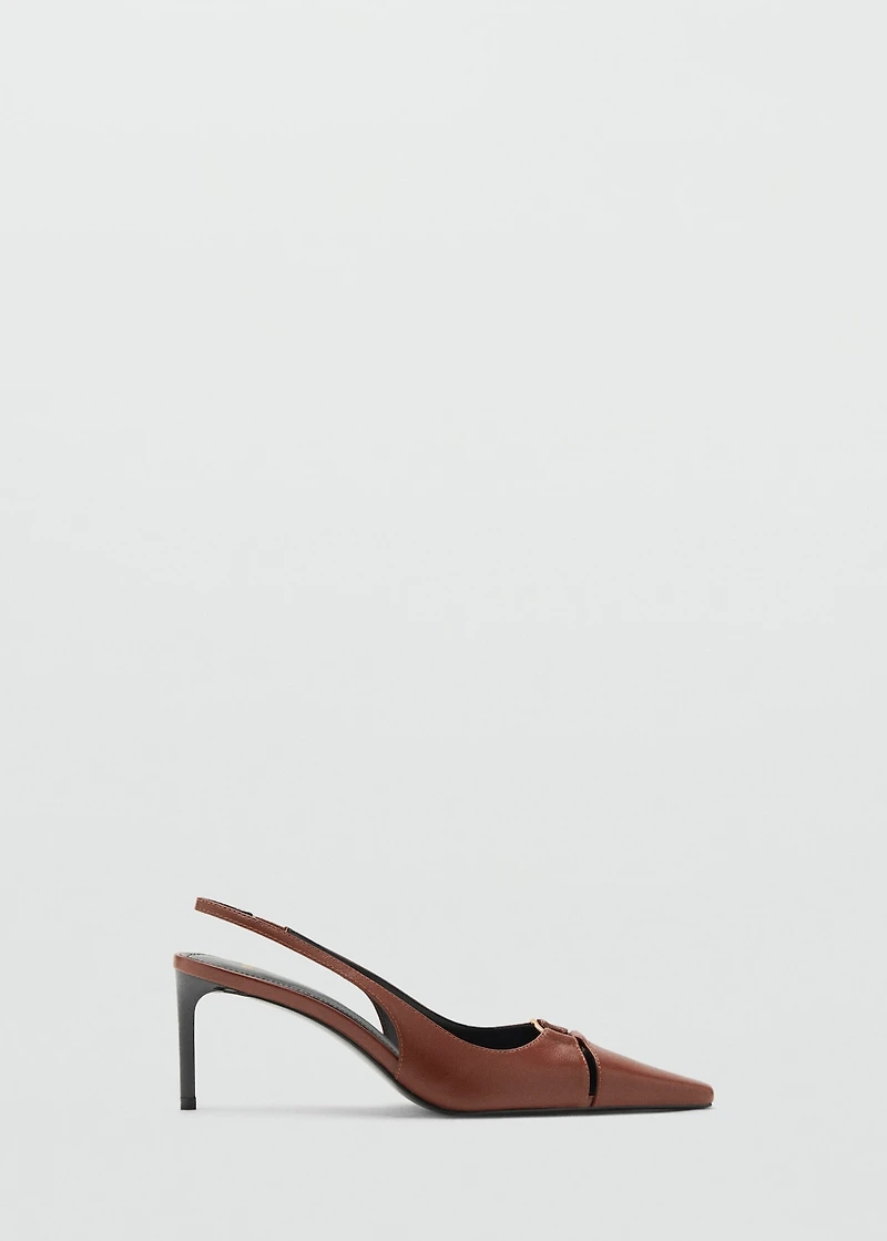 Leather heeled shoes with ring