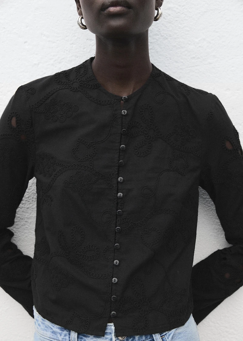 Embroidered blouse with buttons