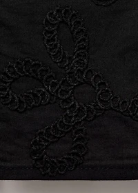 Embroidered blouse with buttons