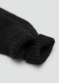 Knitted gloves