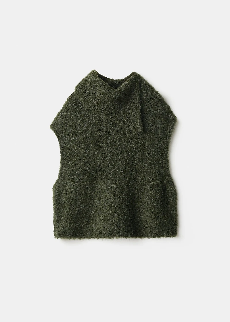 Turtleneck knitted vest