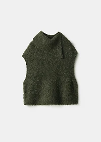 Turtleneck knitted vest