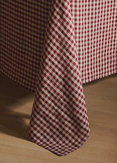 Gingham checked linen tablecloth for 2 to 4 diners