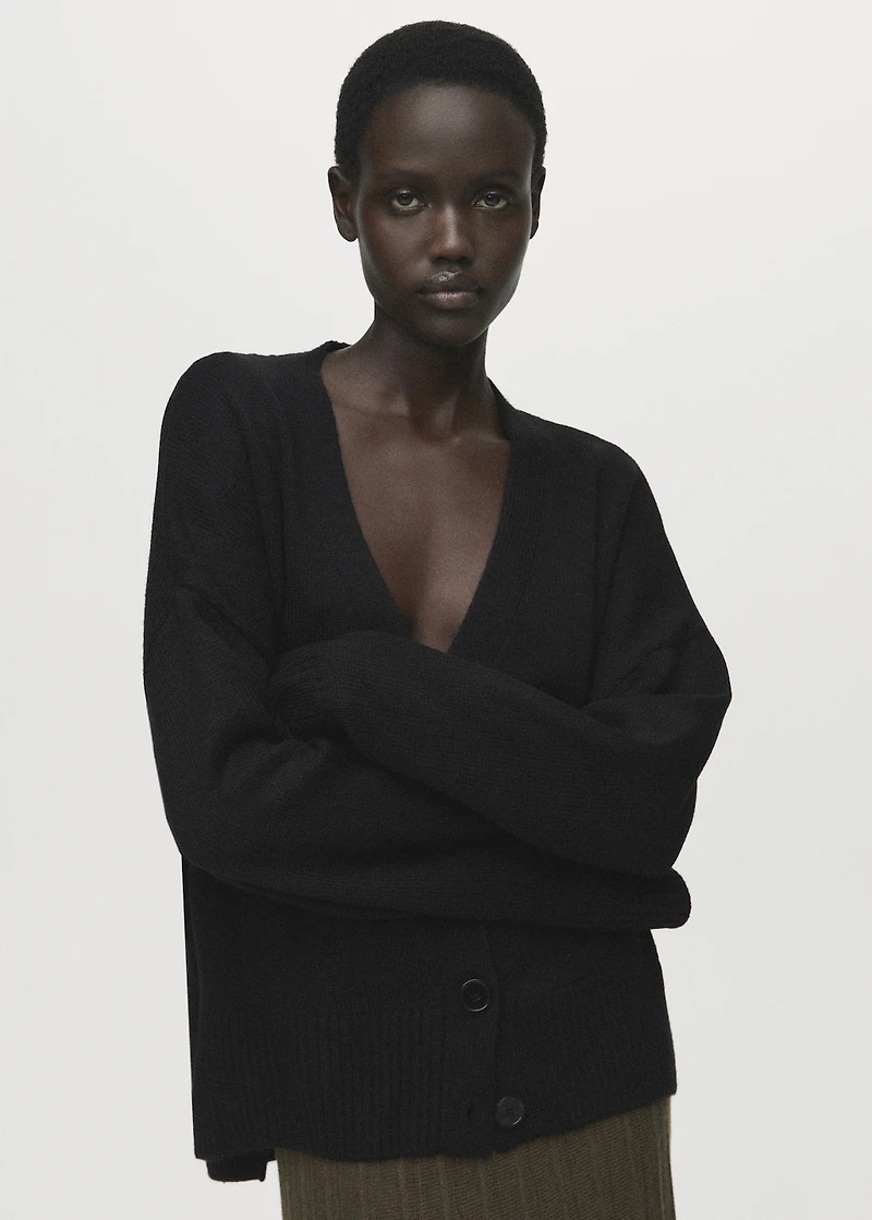 Oversized V-neck cardigan